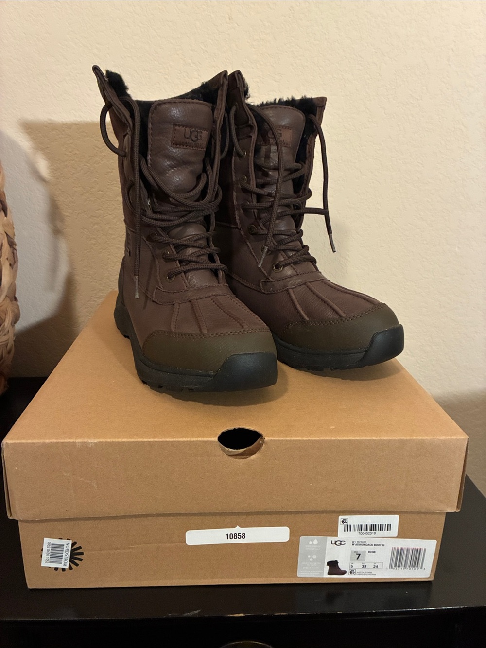 UGG Brown Women's Waterproof Lace-Up Winter Boots